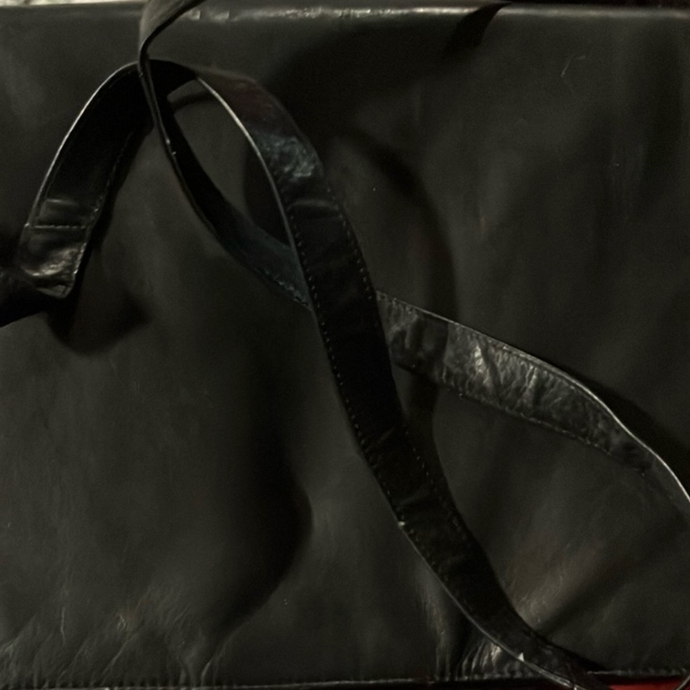 Wilsons Leather Black Messenger Bag Durable and Practical